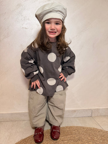 Maglia a pois unisex oversize tessuto medio, ideale per look casual di mezza stagione!