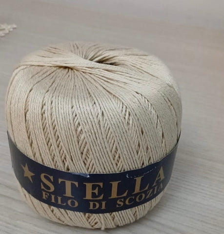 PRE-ORDINE Cappello fatto a mano in filato (5 giorni lavorativi)