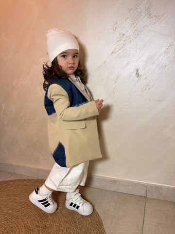 Giacca beige e jeans unisex