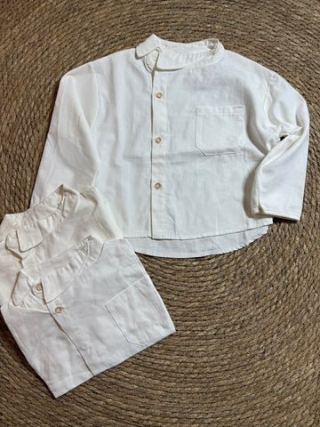 Camisa de cuello asimétrico
