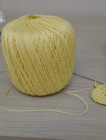 PRE-ORDINE Cappello fatto a mano in filato (5 giorni lavorativi)