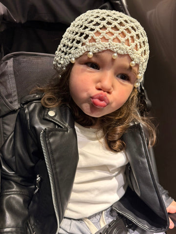 Cappello in filo con perline