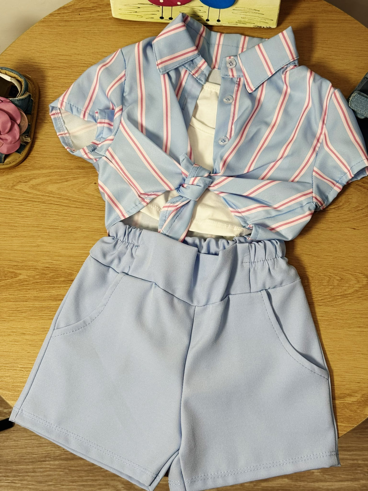 Completo camicia top e pantaloncino